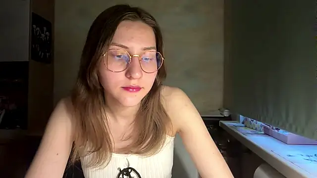 Miaaa Moon online show from May 2026 04:39:01 PM
