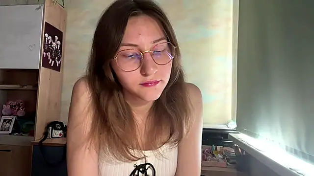 Miaaa Moon online show from May 2026 02:22:01 PM