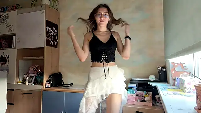 Miaaa Moon online show from May 2026 03:04:02 PM