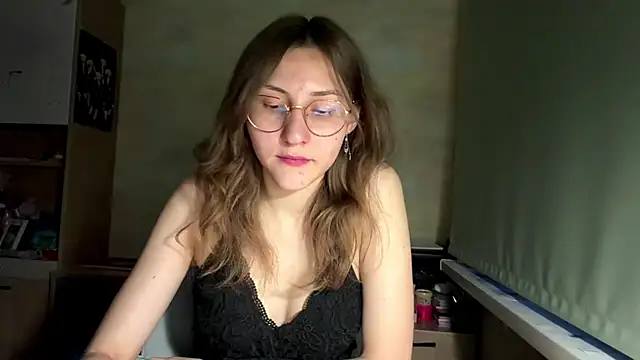 Snapshot of Miaaa_Moon chatting on June 2026 05:51:02 PM Miaaa Moon online show from June 2026 05:51:02 PM