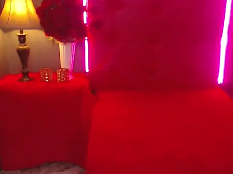 QueenAlisonfoxx online show from February 2026 04:05:01 PM