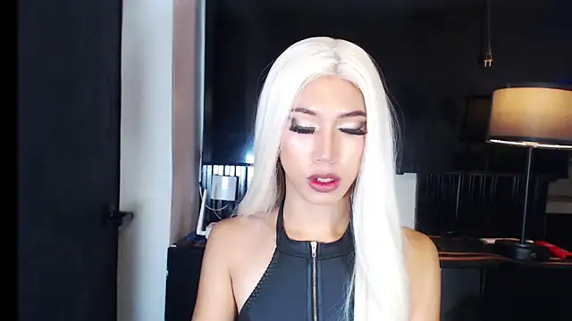 QueenAlisonfoxx online show from June 2026 01:51:02 AM