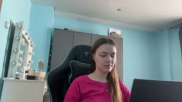 Snapshot of AndreeMerryman chatting on February 2026 02:01:01 AM AndreeMerryman online show from February 2026 02:01:01 AM