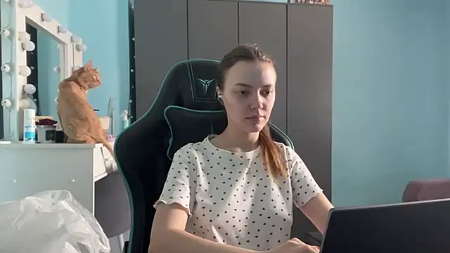 Snapshot of AndreeMerryman chatting on February 2026 02:13:01 AM AndreeMerryman online show from February 2026 02:13:01 AM