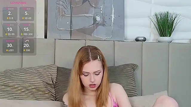 Snapshot of DephneMoon chatting on February 2026 05:49:01 AM DephneMoon online show from February 2026 05:49:01 AM