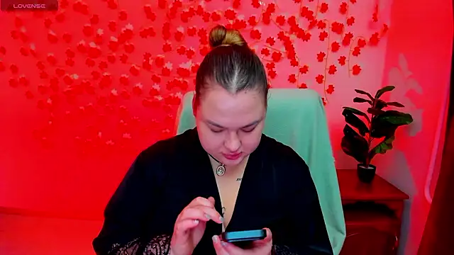 Snapshot of Sofiawetsweet chatting on February 2026 07:28:02 AM Sofiawetsweet online show from February 2026 07:28:02 AM