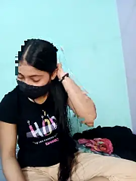 Snapshot of 18_year_old_girl chatting on April 2026 03:52:01 AM 18 year old girl online show from April 2026 03:52:01 AM
