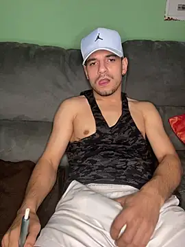 alessand180521 online show from February 2026 04:38:01 PM