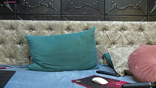 KlaraMuse online show from February 2026 04:07:01 PM