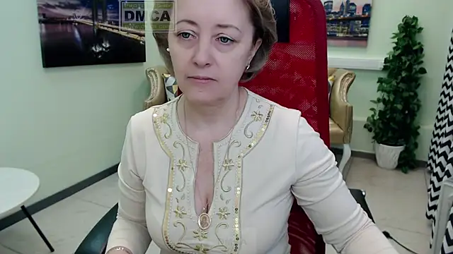 MONA W online show from April 2026 09:01:01 AM