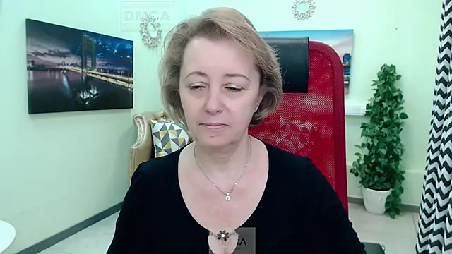 MONA W online show from April 2026 11:05:01 AM