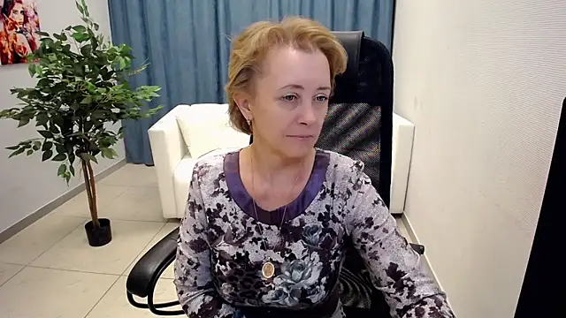 MONA W online show from June 2026 11:00:01 AM