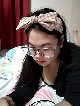 Zyramae 25 online show from March 2026 05:19:01 PM