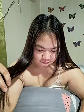 Snapshot of Zyramae_25 chatting on June 2026 10:04:01 PM Zyramae 25 online show from June 2026 10:04:01 PM