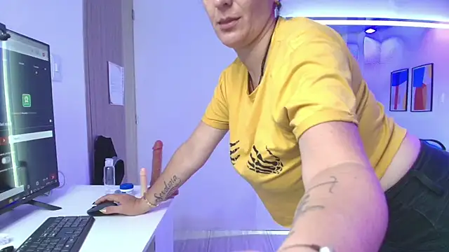 Madame scarlett online show from March 2026 11:42:01 AM