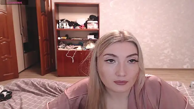 Snapshot of MiraRoy chatting on February 2026 03:19:02 PM MiraRoy online show from February 2026 03:19:02 PM