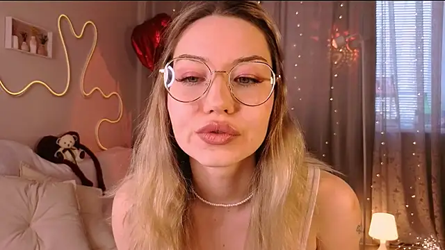 lusciousslily online show from March 2026 04:31:02 AM