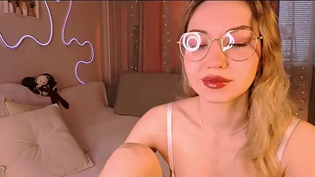lusciousslily online show from March 2026 02:06:01 AM
