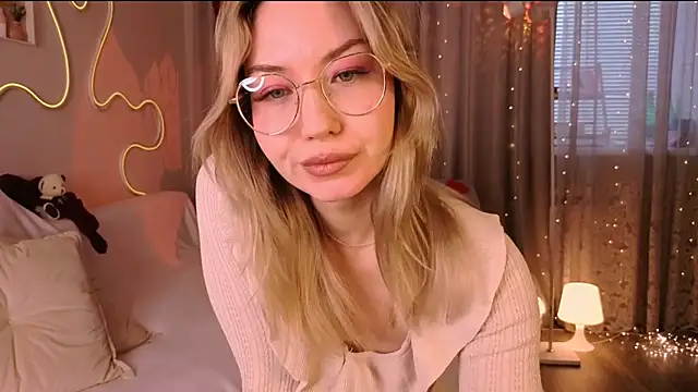 lusciousslily online show from March 2026 02:45:01 AM