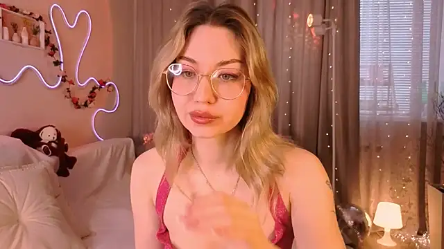 lusciousslily online show from March 2026 03:28:02 AM