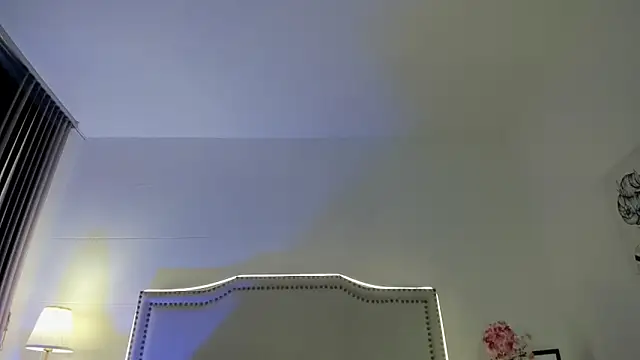 nia-malkova online show from April 2026 09:00:02 AM