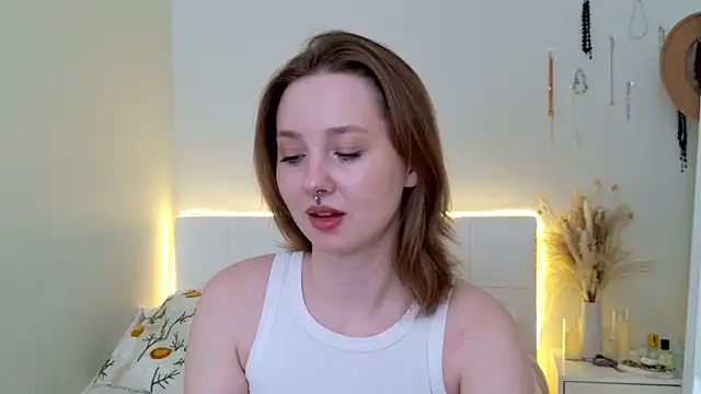 CandiceKingzzz online show from March 2026 01:18:01 PM