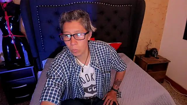 Kali Panther online show from April 2026 07:44:02 PM