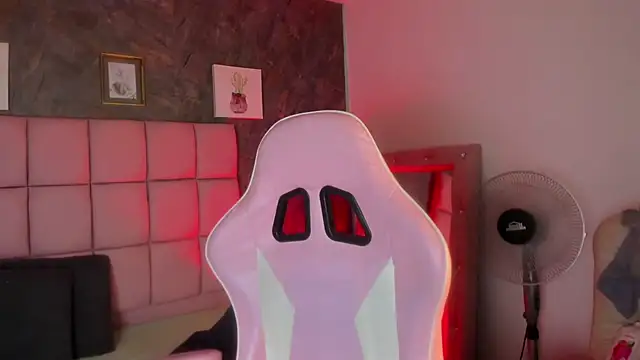 Snapshot of jay_kross1 chatting on February 2026 08:21:02 PM jay kross1 online show from February 2026 08:21:02 PM