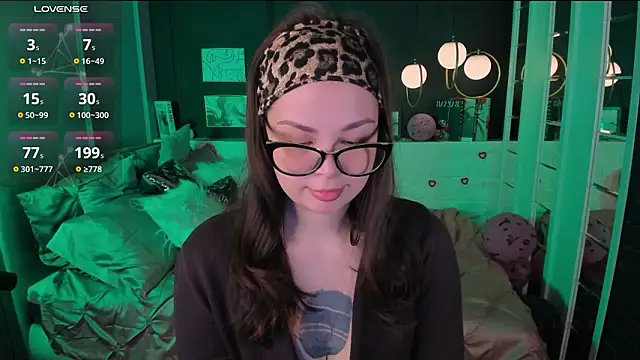 Snapshot of Maykinkya chatting on February 2026 02:28:02 PM Maykinkya online show from February 2026 02:28:02 PM