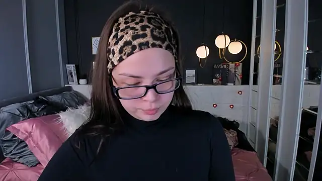 Snapshot of Maykinkya chatting on February 2026 01:55:02 PM Maykinkya online show from February 2026 01:55:02 PM