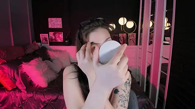 Maykinkya online show from March 2026 02:00:02 PM