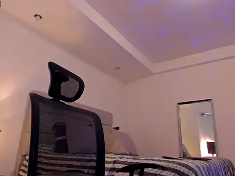 chris morgan7 online show from March 2026 09:19:01 PM