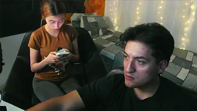 Snapshot of RoseSinsDonViktor chatting on July 2026 01:52:01 AM RoseSinsDonViktor online show from July 2026 01:52:01 AM