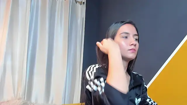 Vaiolletcooper online show from March 2026 03:58:01 PM