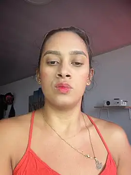 Snapshot of LunaHeat chatting on February 2026 09:04:02 PM LunaHeat online show from February 2026 09:04:02 PM