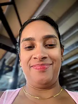 Snapshot of LunaHeat chatting on February 2026 03:01:02 PM LunaHeat online show from February 2026 03:01:02 PM