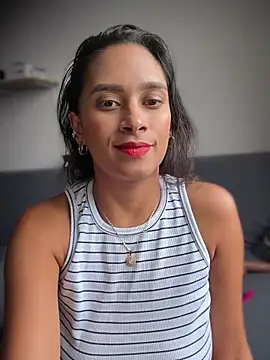 Snapshot of LunaHeat chatting on February 2026 09:12:01 PM LunaHeat online show from February 2026 09:12:01 PM