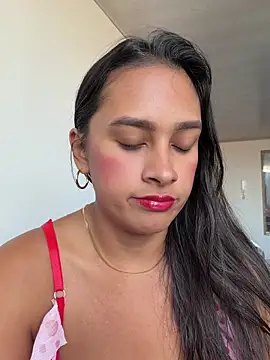 LunaHeat online show from May 2026 09:09:02 PM