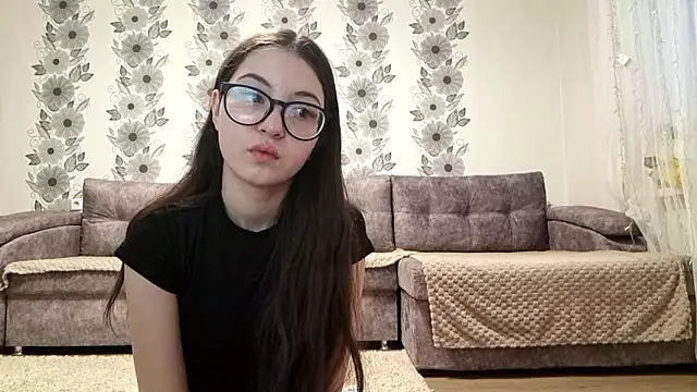 ZyntraLoom online show from February 2026 01:20:01 PM