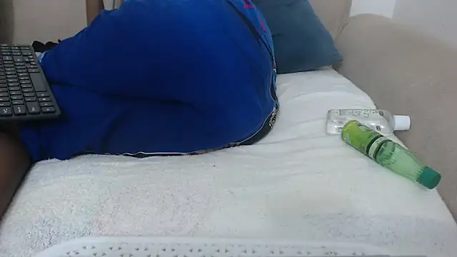 Florah23 online show from April 2026 10:16:02 PM