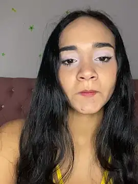 Snapshot of Maria_x_Alejandra chatting on May 2026 10:29:02 PM Maria x Alejandra online show from May 2026 10:29:02 PM