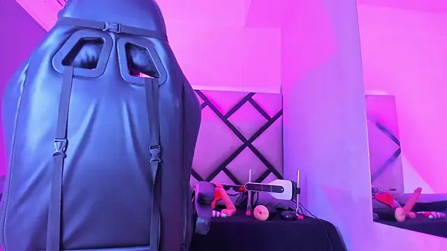 Snapshot of Bennet-Gray chatting on February 2026 04:30:01 AM Bennet-Gray online show from February 2026 04:30:01 AM