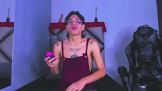 Snapshot of Bennet-Gray chatting on February 2026 04:12:02 AM Bennet-Gray online show from February 2026 04:12:02 AM