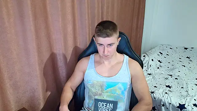 Snapshot of TodMusclePower9 chatting on February 2026 06:40:02 AM TodMusclePower9 online show from February 2026 06:40:02 AM