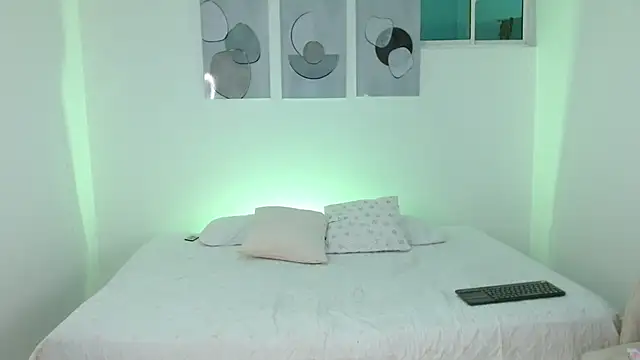 Snapshot of sandra_smith_01 chatting on February 2026 01:18:01 PM sandra smith 01 online show from February 2026 01:18:01 PM