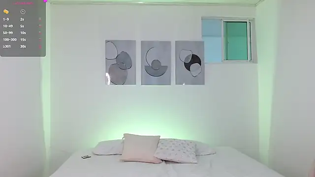 Snapshot of sandra_smith_01 chatting on February 2026 01:11:02 PM sandra smith 01 online show from February 2026 01:11:02 PM