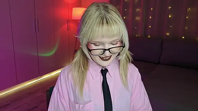 Mary Piersen online show from March 2026 12:49:01 AM