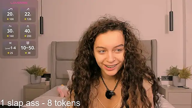 Luna Starlight online show from February 2026 09:14:02 PM