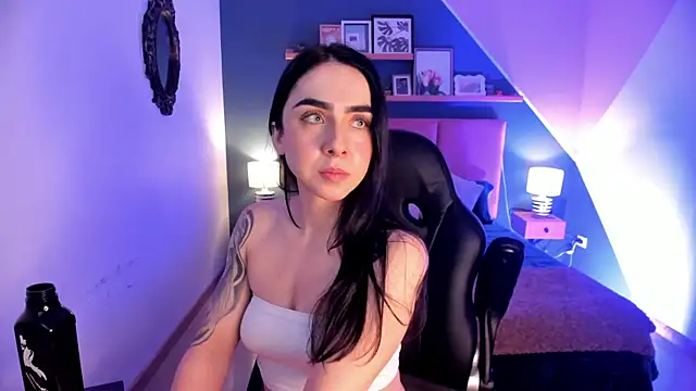 Luna tagliaferri online show from July 2026 07:14:01 PM