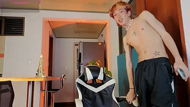 golden twink  online show from February 2026 06:23:01 AM